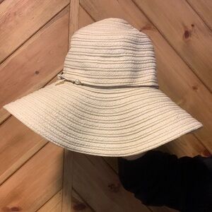 Floppy woven sun hat